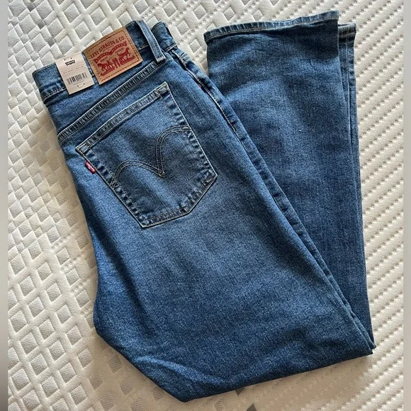 Levis Wedgie Straight 31x28 - Picture 2 of 4